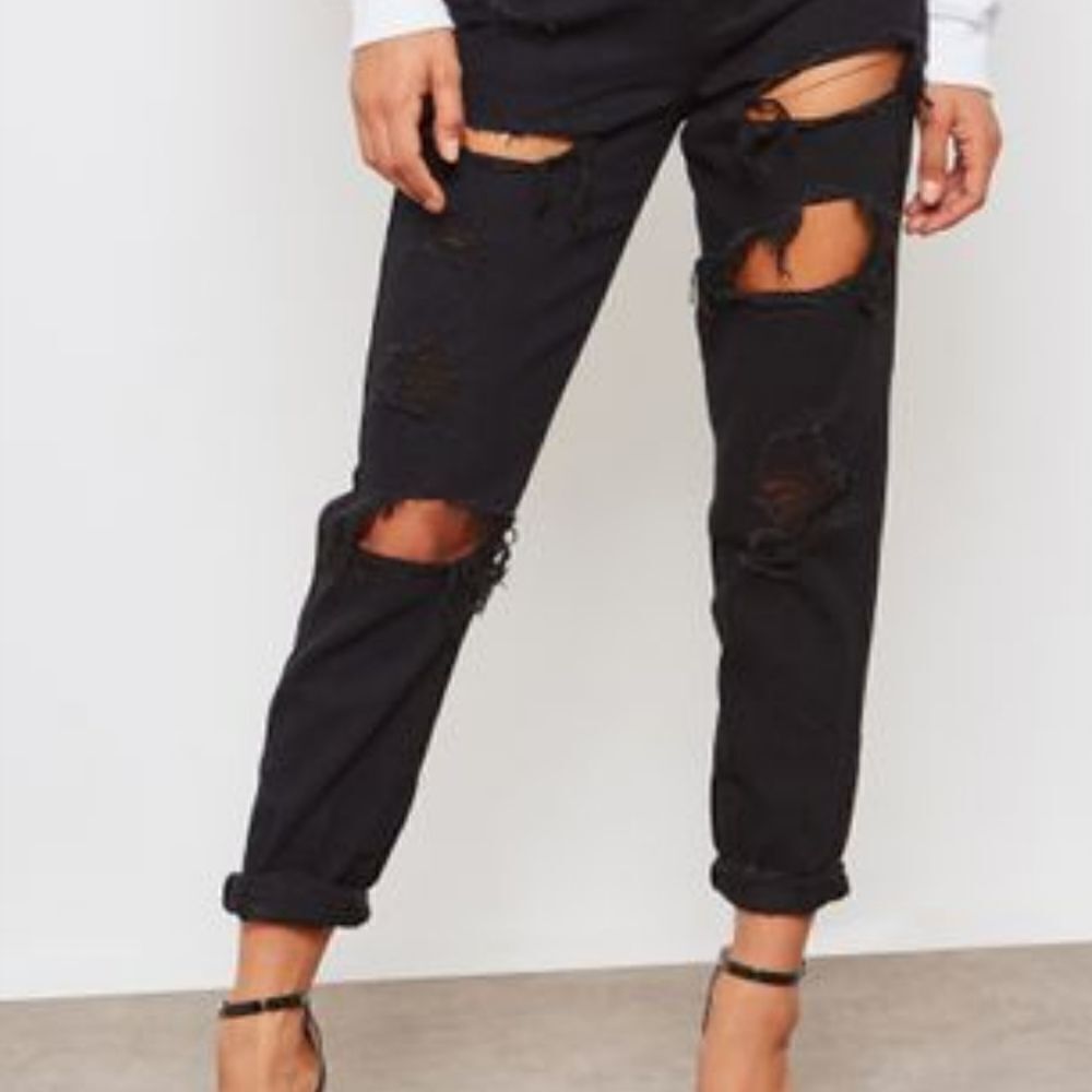 MISSGUIDEDRiot High Rise Ripped Mom petite Jeans. - Picture 4 of 13